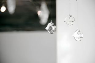 Nico glass and yarn作品