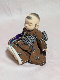 「6号クタちゃん人形 (着物着用)男の子 置き上げ彫刻髪」藤村光環