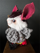 「うさぎさん(赤白)」hirota mikako