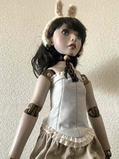 「青眼の兎」常見一奈