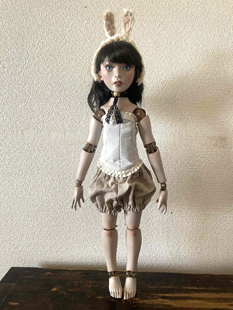 「青眼の兎」常見一奈